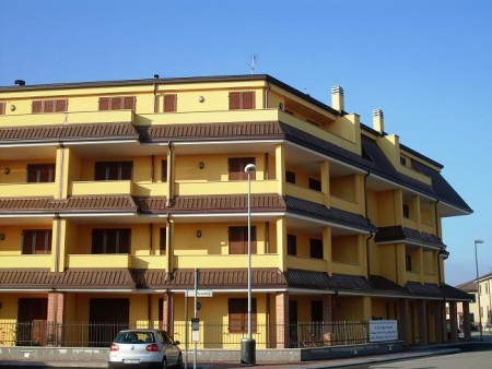 BILOCALE CON BOX IN MIGNETE - ZELO BUON PERSICO (LO)